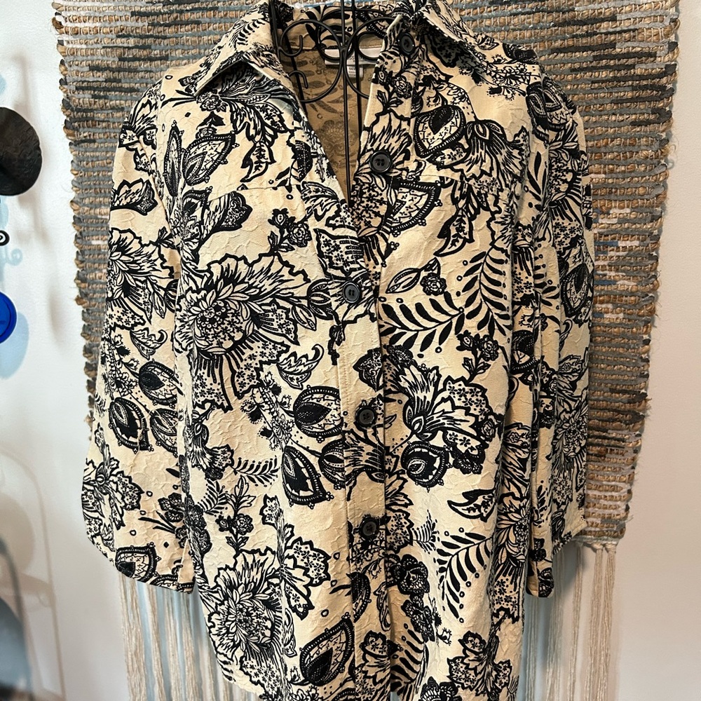 Dressbarn Floral 3/4 Sleeve Lightweight Jacket